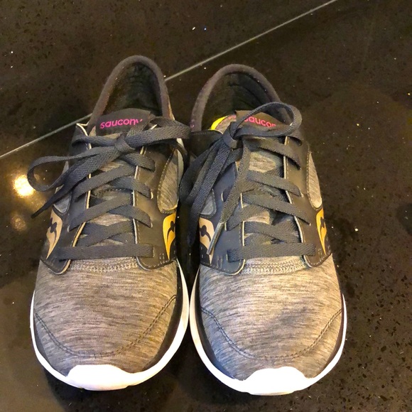 Saucony tennis shoes/sneakers (black & grey) - Picture 3 of 6